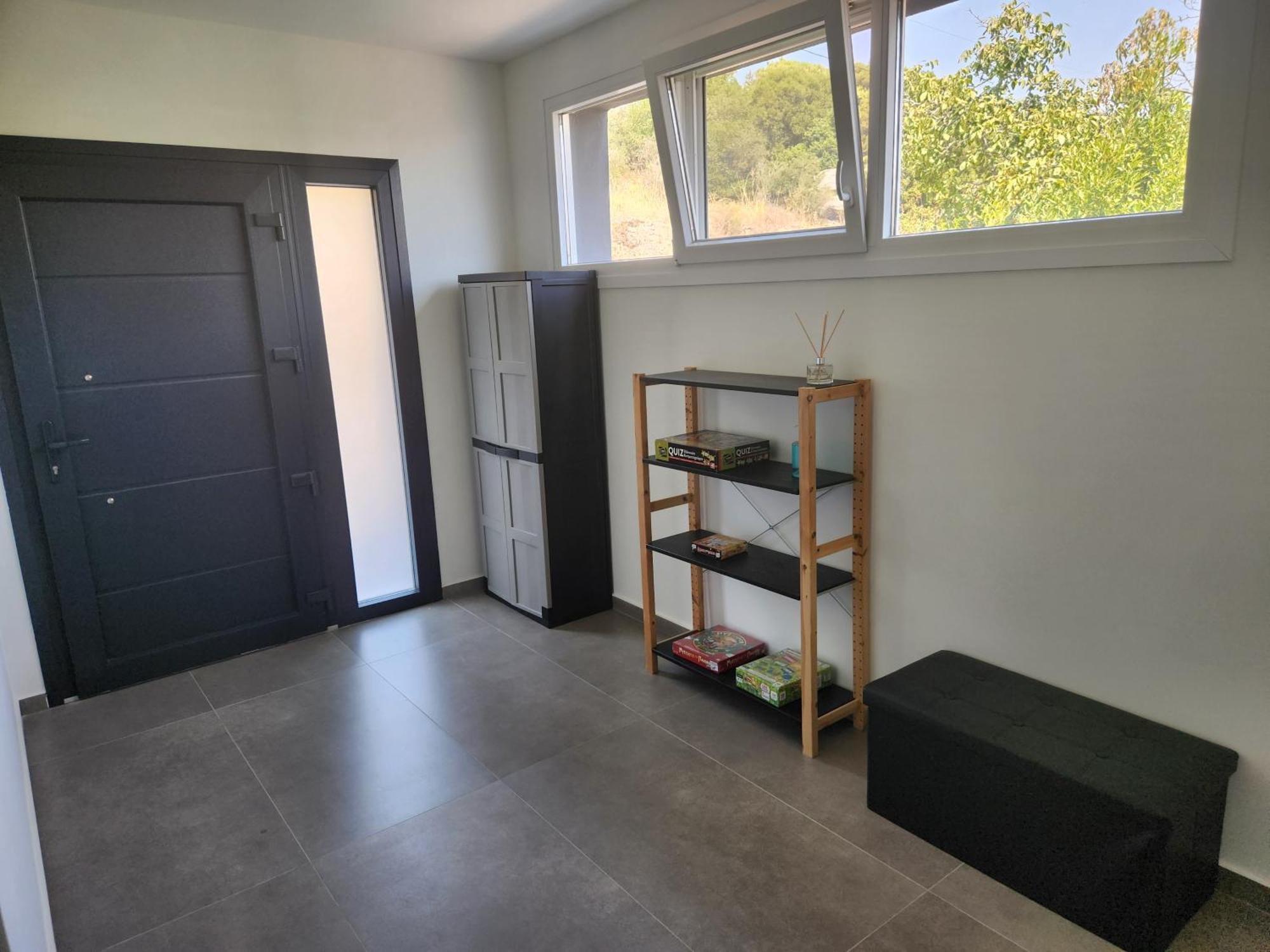 Pinecone Apartment *